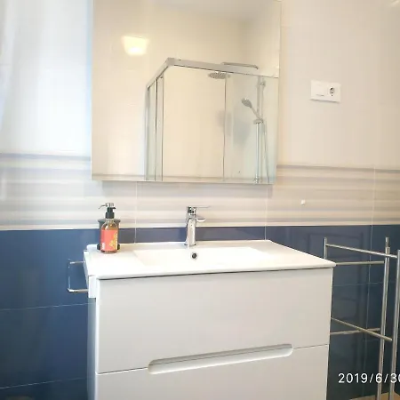 3 Bedrooms With Balcony And Wifi At 2 Km Away From The Beach * Cee